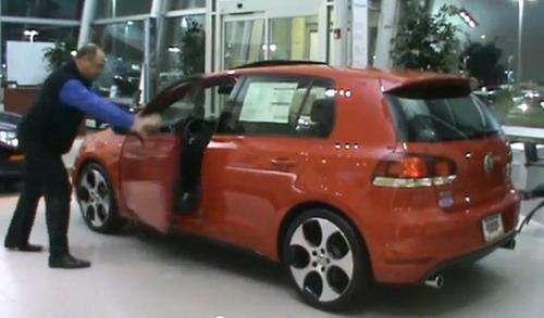 《狐妖小红娘》千颜篇第4集 妖怪对少女欲行不轨“米兰·(milan)”(图1) 《狐妖小红娘》千颜篇第4集 妖怪对少女欲行不轨“米兰·(milan)”(图1)