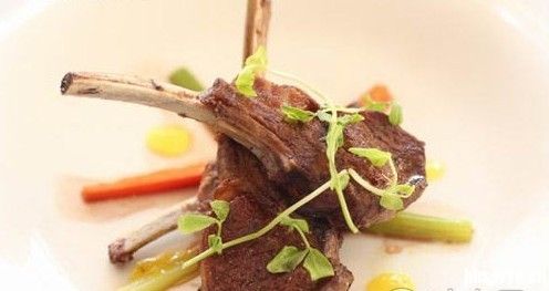 白癜风要得的正确的治疗需要怎么做：米兰(图4)