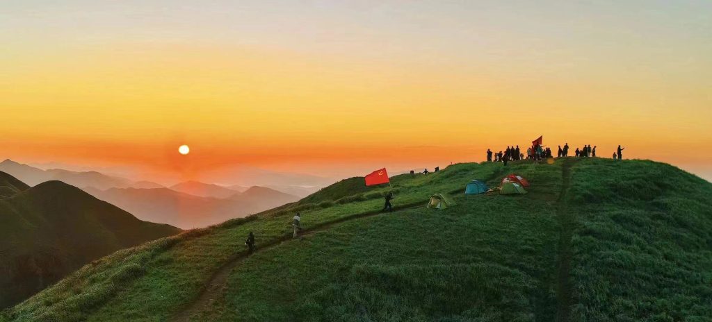 暑假必去!岳麓山登山攻略,学生党的户外探险之旅!_旅游攻略_第1张_碧游网 暑假必去!岳麓山登山攻略,学生党的户外探险之旅!_http://www.maoka8.com_旅游攻略_第1张